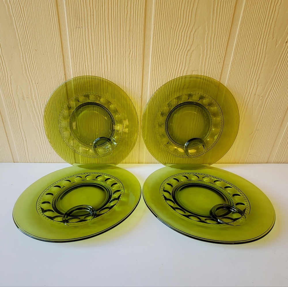 Set of 4 Kings Thumbprint Snack Plates with Cup Rest Vintage 70s
